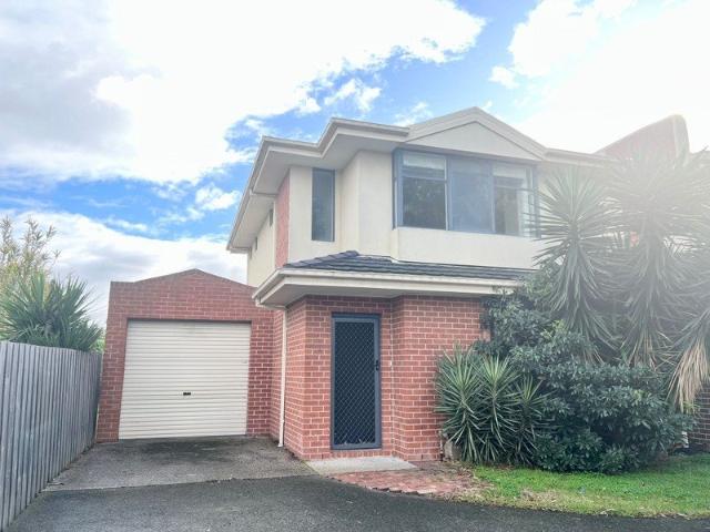 Townhouse for rent in Camerons Creek, Victoria