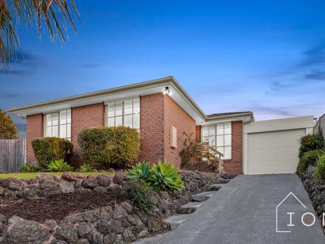 House for sale in Endeavour Hills, Melbourne