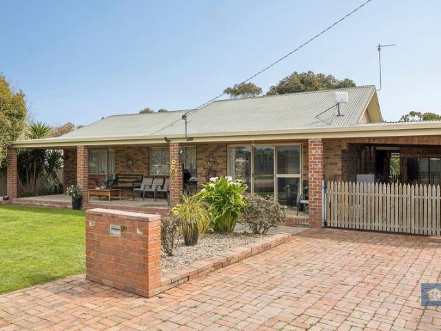 House for sale in Elliminyt, Victoria