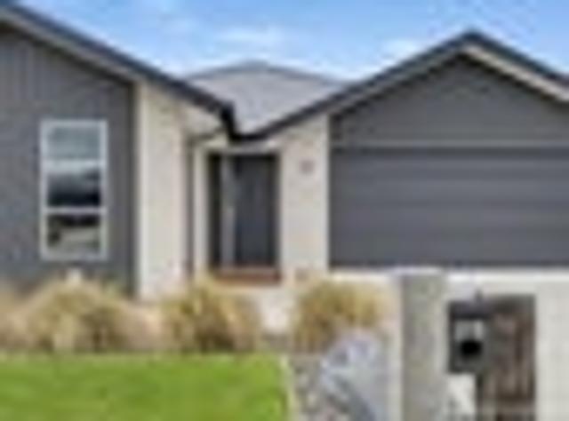 House for sale in Oakfields, Amberley