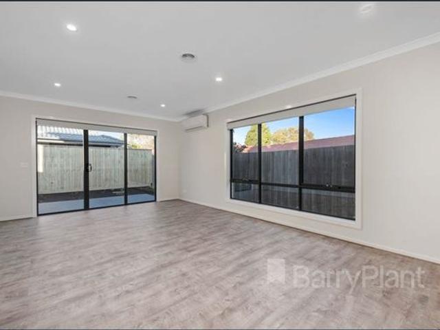 Townhouse for rent in Camerons Creek, Victoria