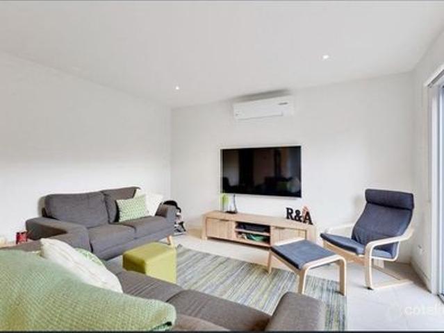 Townhouse for rent in Camerons Creek, Victoria