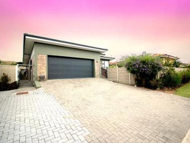 House for sale in Reebok, Garden Route District Municipality