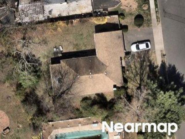 House for sale in Farmingville