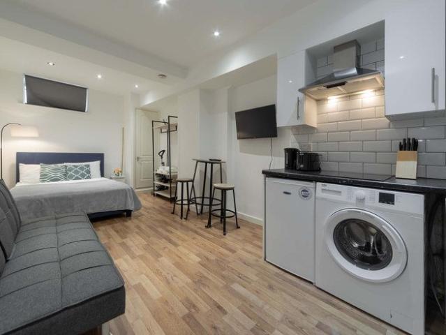 Studio for rent in Cat Hill, Isle Of Man