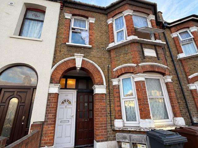 Apartment for rent in London Borough of Barking and Dagenham, Greater London