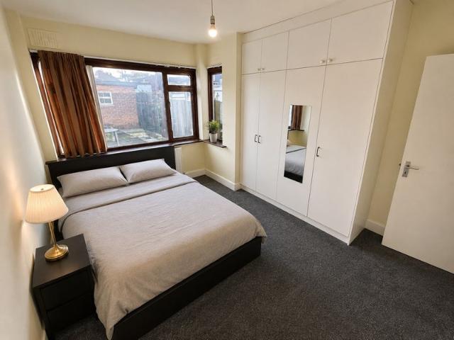 Apartment for rent in Manor Park, Greater London