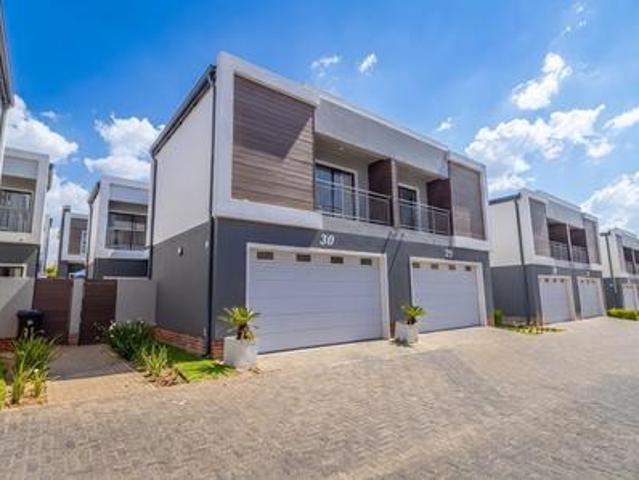 House for rent in Sunninghill, Sandton