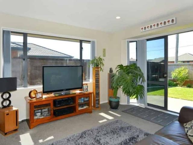 House for rent in Chaslands, Canterbury