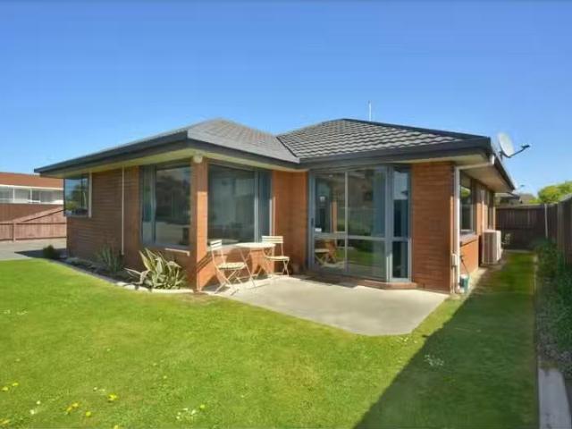 House for rent in Chaslands, Canterbury