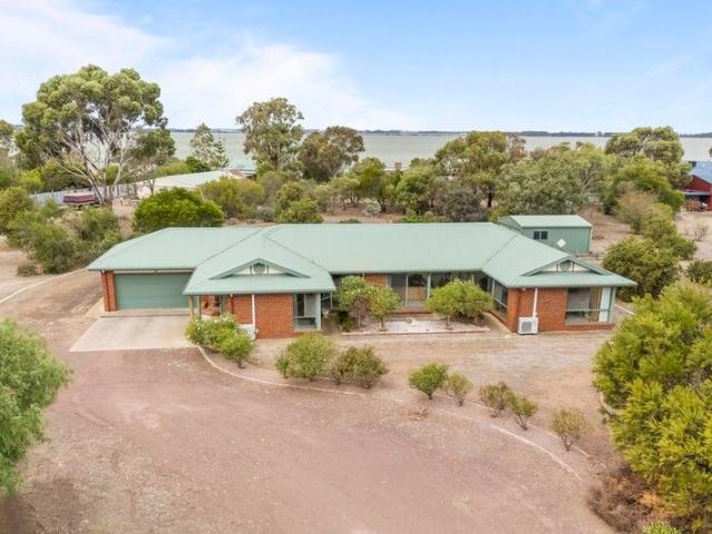 House for sale in Lake Bolac, Victoria