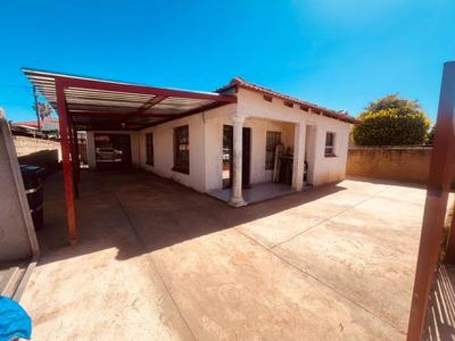House for sale in Akasia, Gauteng