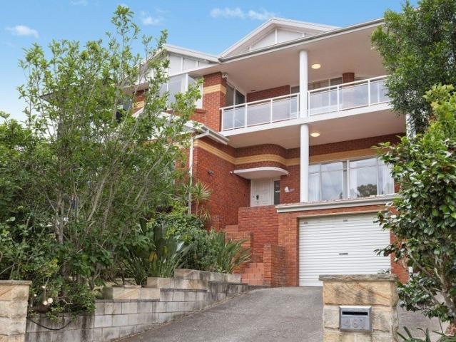 House for sale in Lower North Shore, Sydney