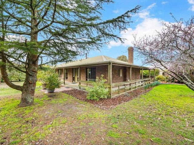 House for sale in Navigators, Victoria