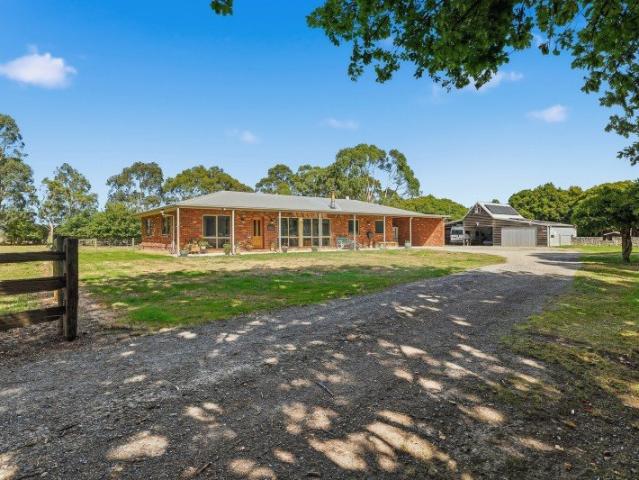 Cottage for sale in Foster, Victoria