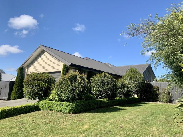 House for rent in Chaslands, Canterbury