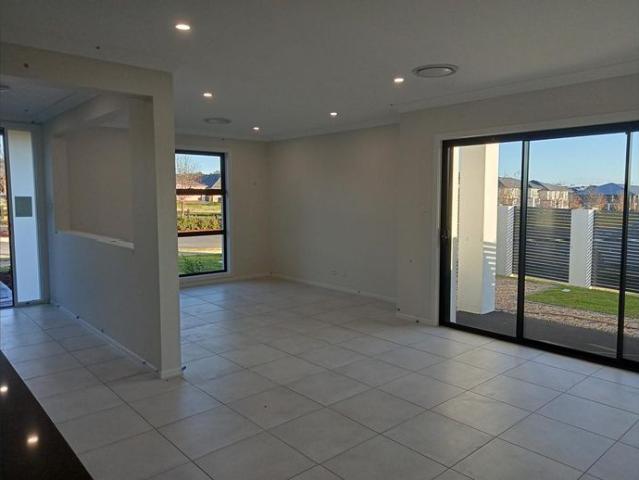 Townhouse for rent in Oran Park, Sydney