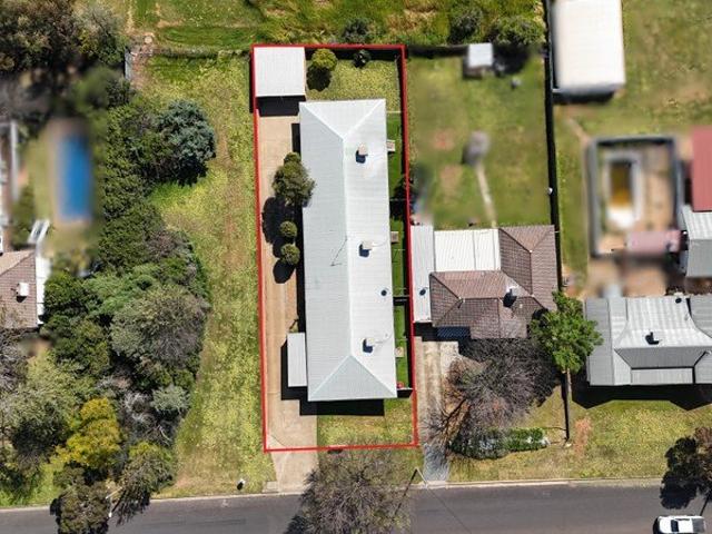 Flat for sale in Parkes, Parkes Shire Council