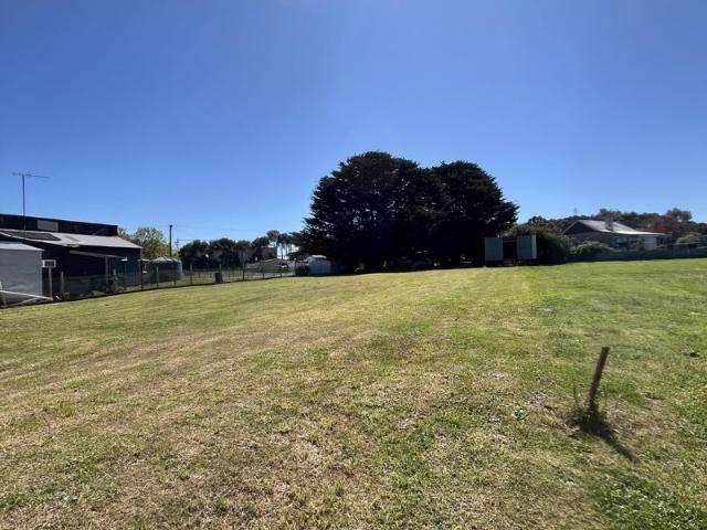 Land for sale in Larralea, Victoria