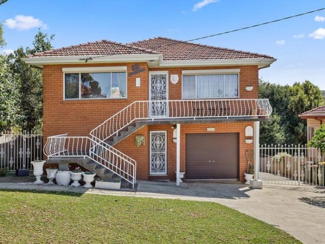House for rent in Wollongong West, New South Wales