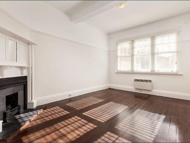 Apartment for rent in St Kilda, Melbourne