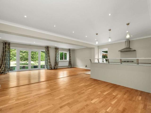House for rent in Esher, Elmbridge
