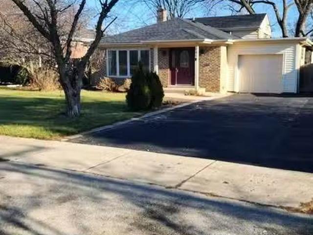 House for rent in Glenview