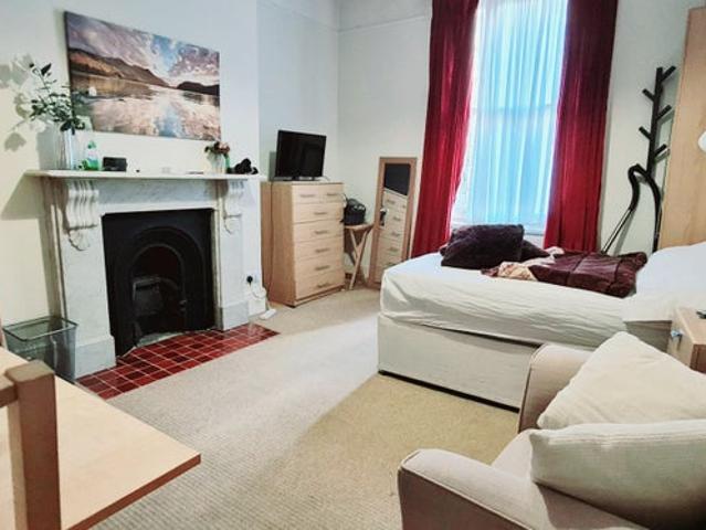 Studio for rent in Brook Green, Greater London