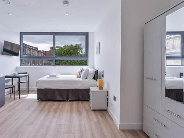 Room for rent in City Centre, Isle Of Man