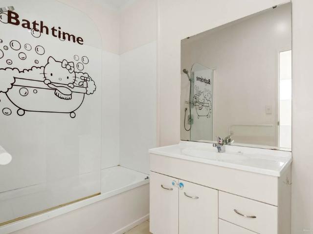 Townhouse for rent in Oratia, Oroua County