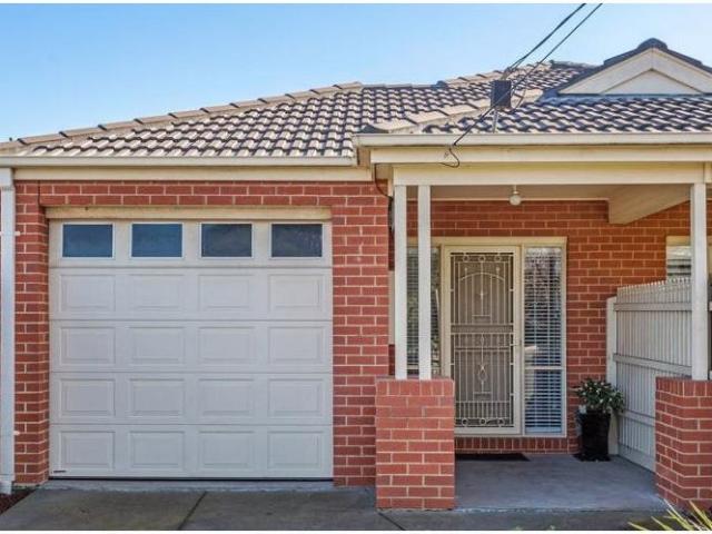 Townhouse for rent in Camerons Creek, Victoria