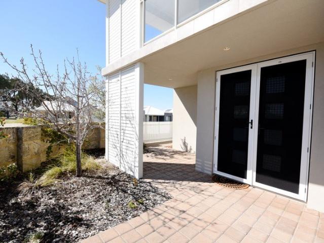 Townhouse for rent in Atwell, City of Cockburn