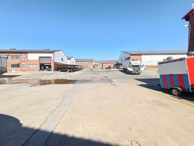 Commercial for rent in Nooitgedacht, Gauteng