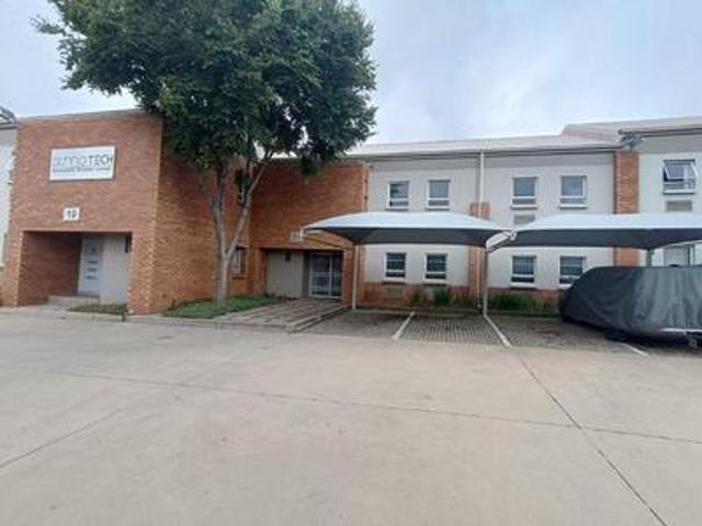 Commercial for rent in Nooitgedacht, Gauteng