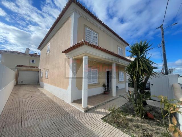 Casa venda em Azeitão (São Lourenço e São Simão), Setúbal