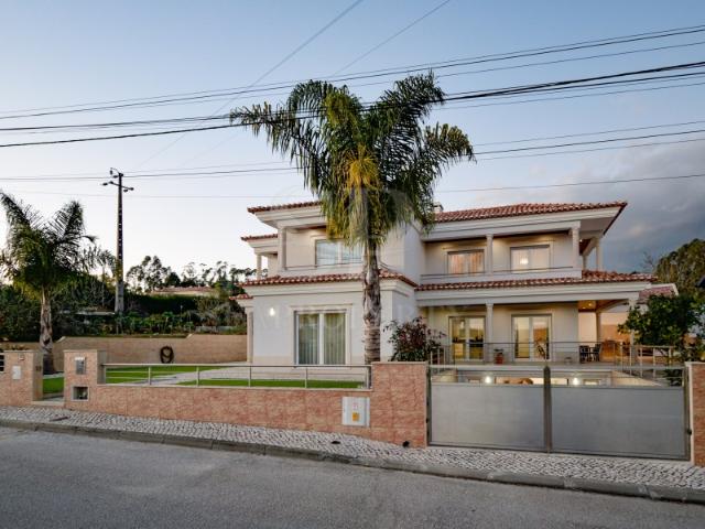 Casa venda em Pederneira, Valado Dos Frades
