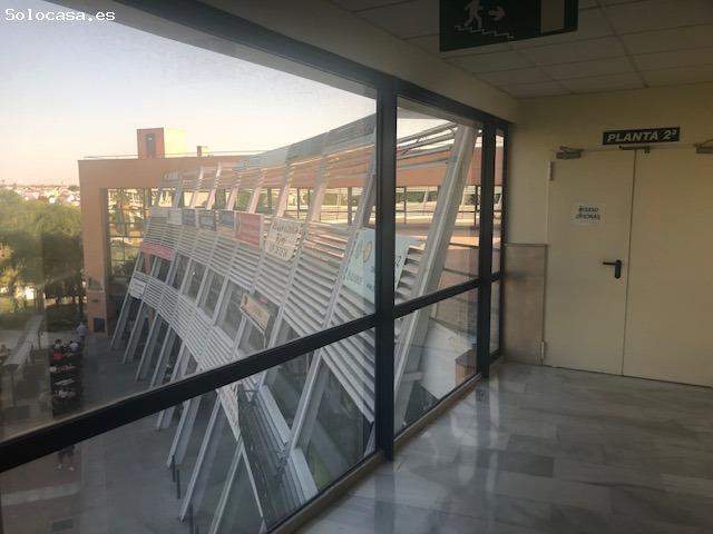 Local Comercial en venta en Tomares, Andalucía