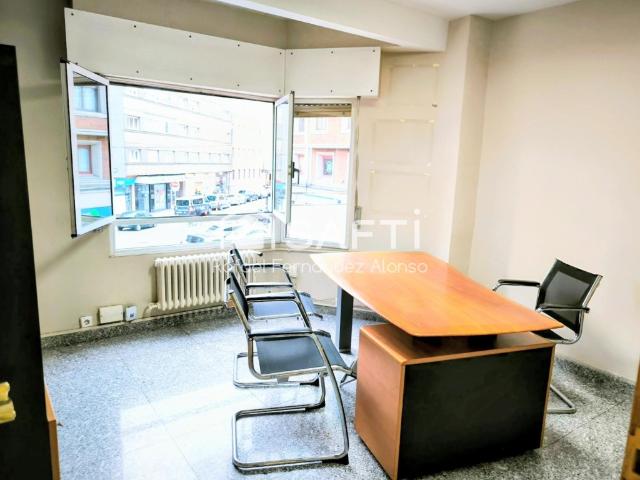Oficina en venta en Mercado, León