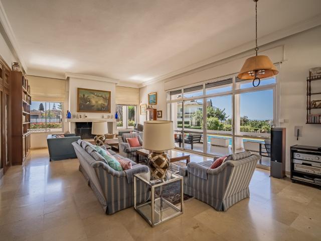 Chalet en venta en La Carolina, Costa del Sol Occidental