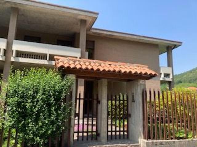 Appartamento in vendita a Palazzago, Lombardia