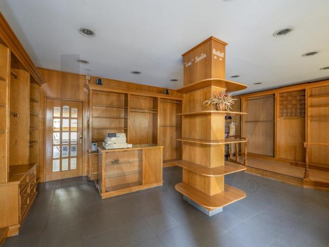 Loja venda em Quinta do Americano, Almada