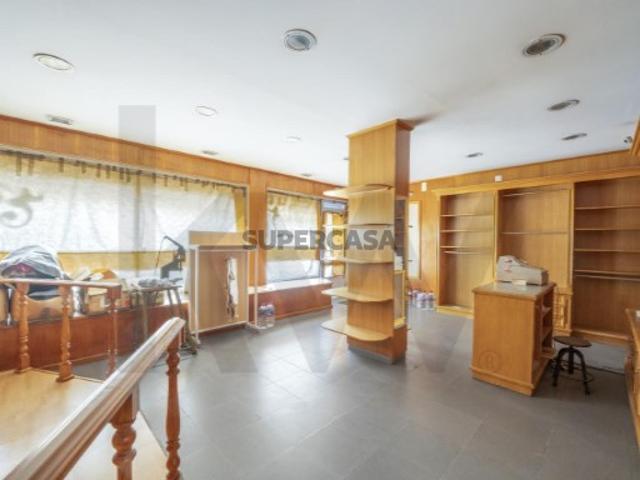 Armazém venda em Quinta do Janeiro, Almada