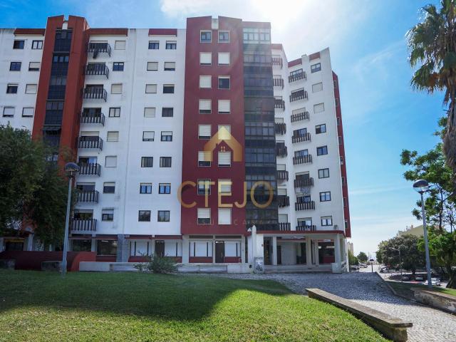 Apartamento venda em Pirescoxe, Santiago Dos Velhos