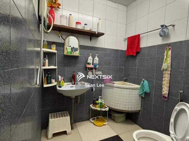Residential House for sale in Country Heights Damansara, Kuala Lumpur