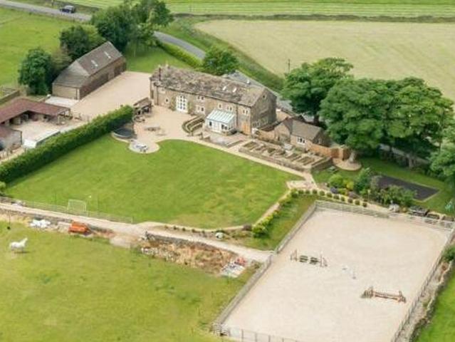 House for sale in Holmfirth, West Yorkshire