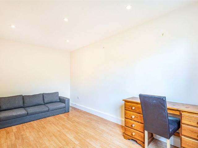 House for rent in Barnsbury, Greater London