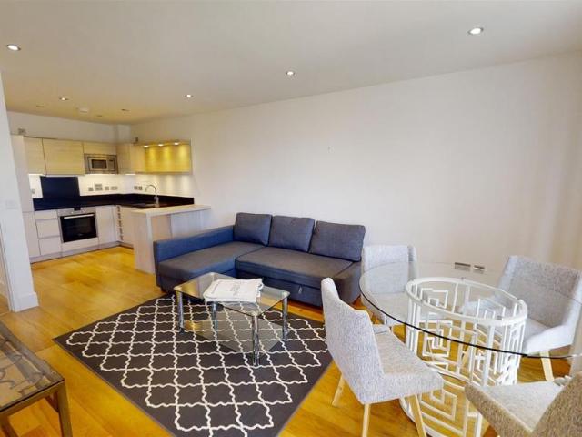 Apartment for rent in North Kensington, Greater London