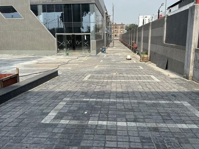 Commercial for rent in Hariana