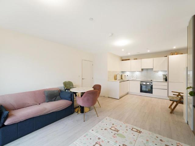 Apartment for rent in Hayes, Greater London