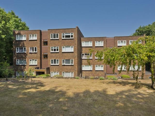 House for rent in Blackhills, Surrey